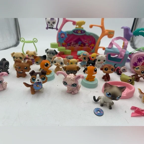 Littlest Pet Shop LPS lot of 39 includes rare Collie and other pets